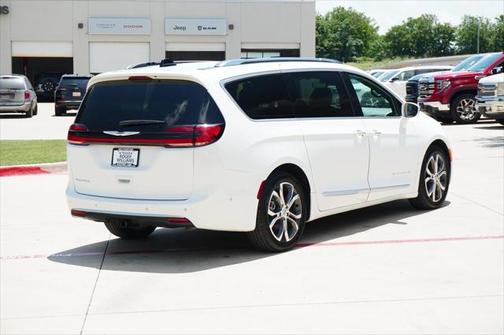 2024 Chrysler Pacifica L