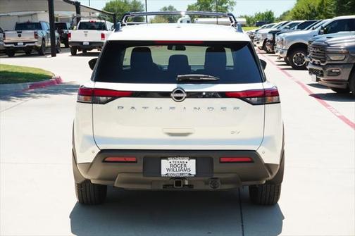 2024 Nissan Pathfinder SV FWD