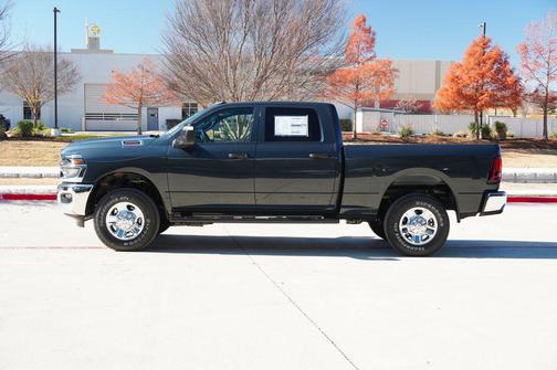 2026 RAM 2500 Tradesman Crew Cab 4x4 6'4' Box