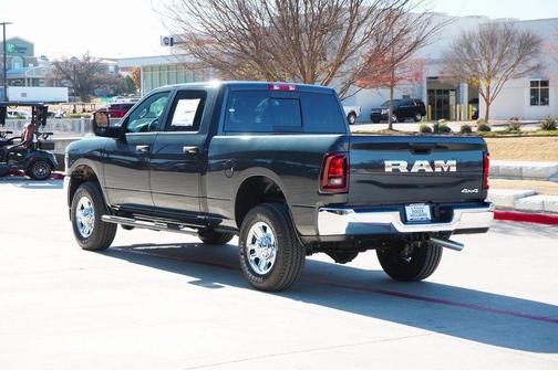 2026 RAM 2500 Tradesman Crew Cab 4x4 6'4' Box
