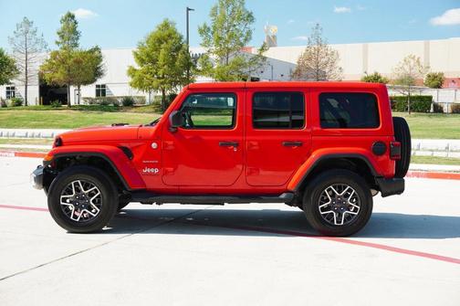 2024 Jeep Wrangler 4-Door Sahara 4x4
