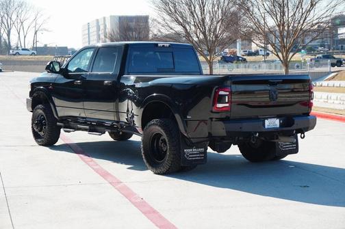 2020 RAM 3500 Laramie Crew Cab 4x4 8' Box