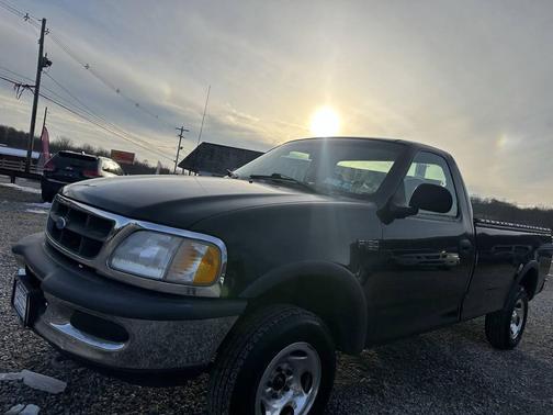 1997 Ford F-150 Base 2dr 4WD Standard Cab LB