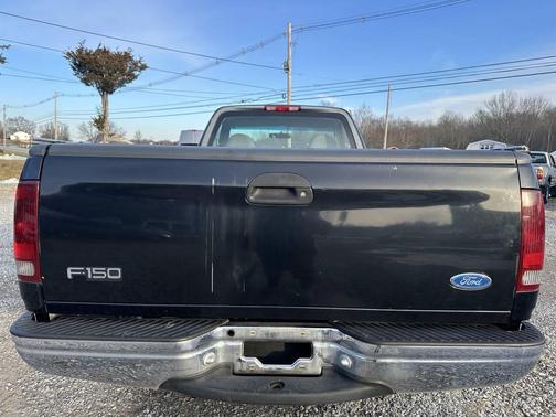 1997 Ford F-150 Base 2dr 4WD Standard Cab LB