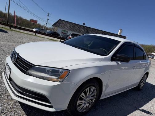 Pure White 2015 Volkswagen Jetta Auto S w/Technology