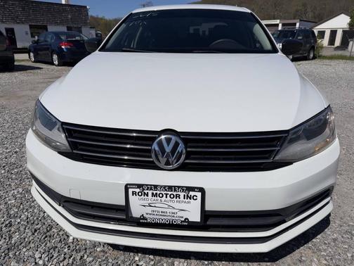 Pure White 2015 Volkswagen Jetta Auto S w/Technology