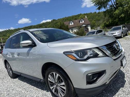 2017 Nissan Pathfinder SV
