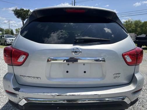 2017 Nissan Pathfinder SV