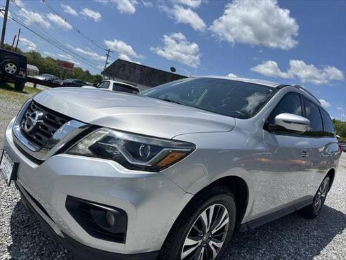 2017 Nissan Pathfinder SV