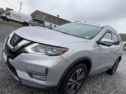 Brilliant Silver 2017 Nissan Rogue SL