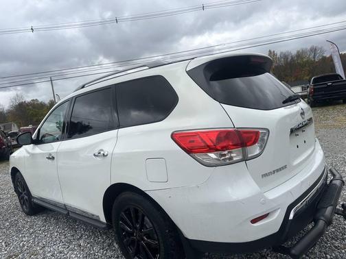 2014 Nissan Pathfinder SL
