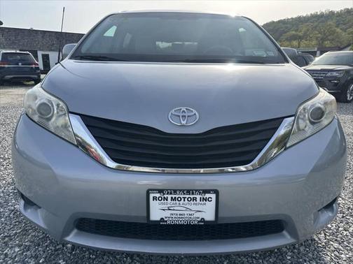 2011 Toyota Sienna LE