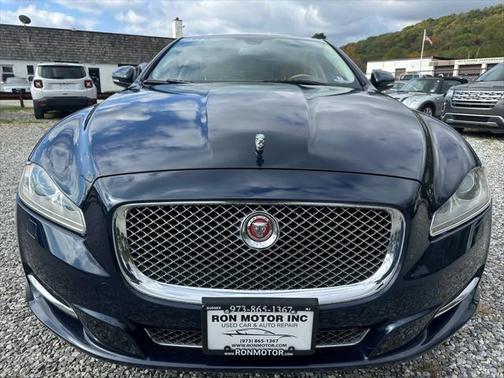 2013 Jaguar XJ Base