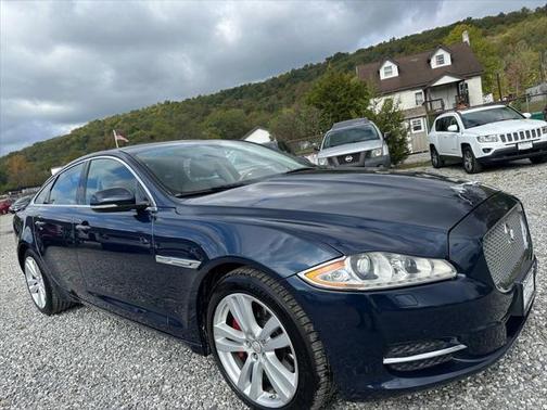 2013 Jaguar XJ Base