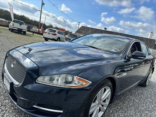 2013 Jaguar XJ Base