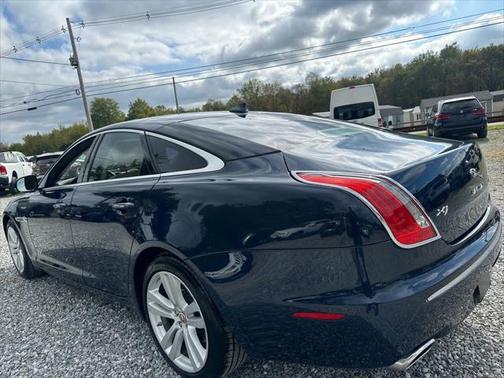2013 Jaguar XJ Base