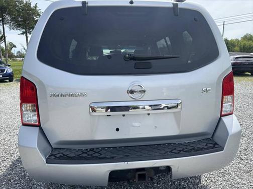 2008 Nissan Pathfinder SE