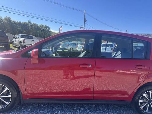 2009 Nissan Versa 1.8 S