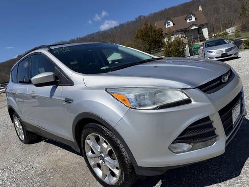 Ingot Silver Metallic 2013 Ford Escape SE