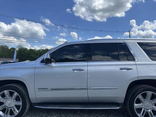 2017 Cadillac Escalade Luxury