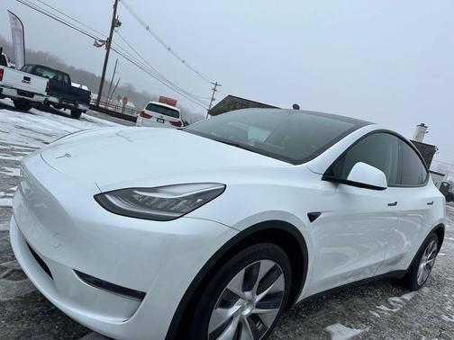 2021 Tesla Model Y Long Range AWD 4dr Crossover