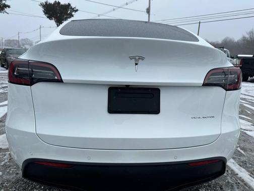 2021 Tesla Model Y Long Range AWD 4dr Crossover
