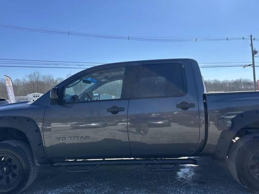 2006 Nissan Titan XE Crew Cab