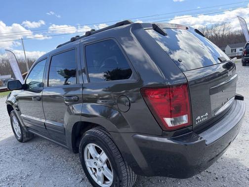 Tan 2006 Jeep Grand Cherokee Laredo