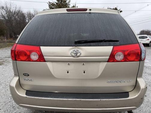 2009 Toyota Sienna LE