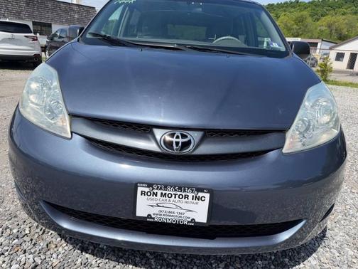 Slate Metallic 2006 Toyota Sienna LE