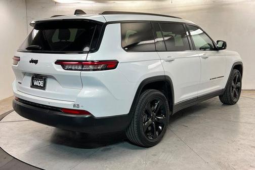 Bright White Clearcoat 2023 Jeep Grand Cherokee L Altitude
