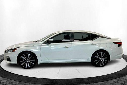 2022 Nissan Altima SR VC-Turbo FWD