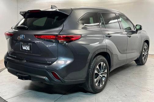 Magnetic Gray Metallic 2020 Toyota Highlander Hybrid XLE