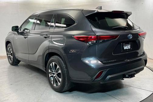 Magnetic Gray Metallic 2020 Toyota Highlander Hybrid XLE