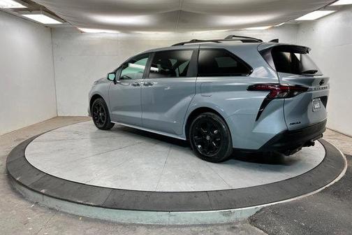 2025 Toyota Sienna Woodland Edition