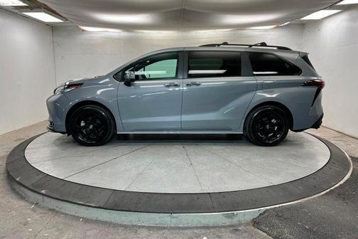 2025 Toyota Sienna Woodland Edition