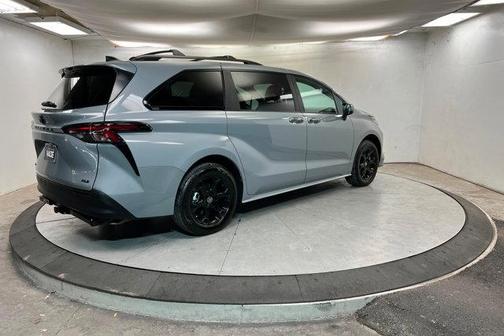 2025 Toyota Sienna Woodland Edition