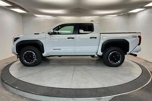 2026 Toyota Tacoma Hybrid TRD Off Road