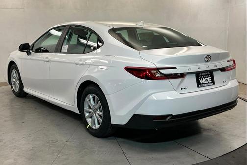 Ice Cap 2026 Toyota Camry LE