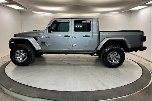 Billet Silver Metallic Clearcoat 2020 Jeep Gladiator Overland