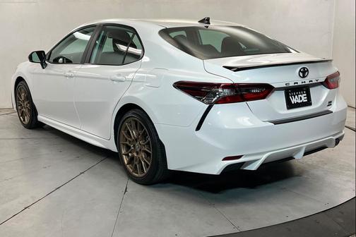 Ice Cap 2024 Toyota Camry SE