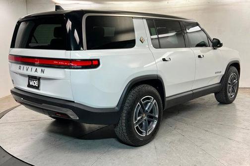 2025 Rivian R1S Adventure