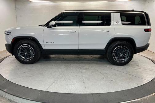 2025 Rivian R1S Adventure