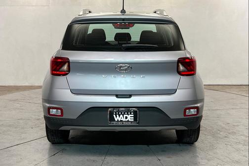Shimmering Silver 2025 Hyundai VENUE SEL