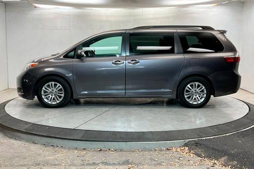 2016 Toyota Sienna XLE