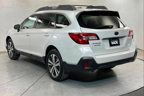 Crystal White Pearl 2018 Subaru Outback 2.5i Limited