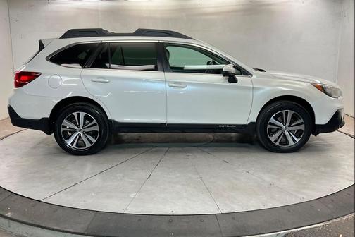 Crystal White Pearl 2018 Subaru Outback 2.5i Limited