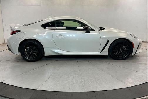 Halo 2023 Toyota GR86 Premium