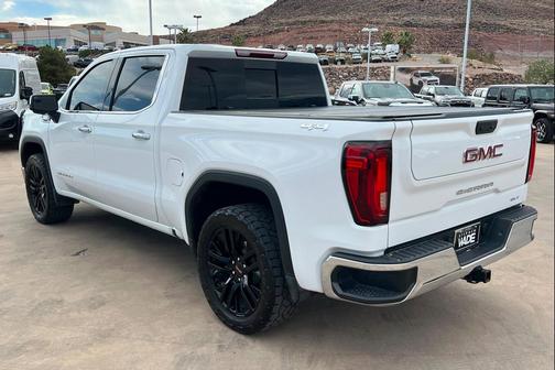 Summit White 2024 GMC Sierra 1500 SLT