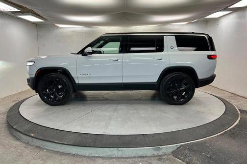 2024 Rivian R1S Adventure